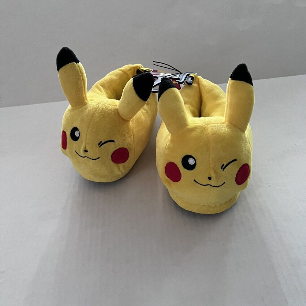 Pokemon Pikachu Slippers Size 13/1 Kids New With Tags